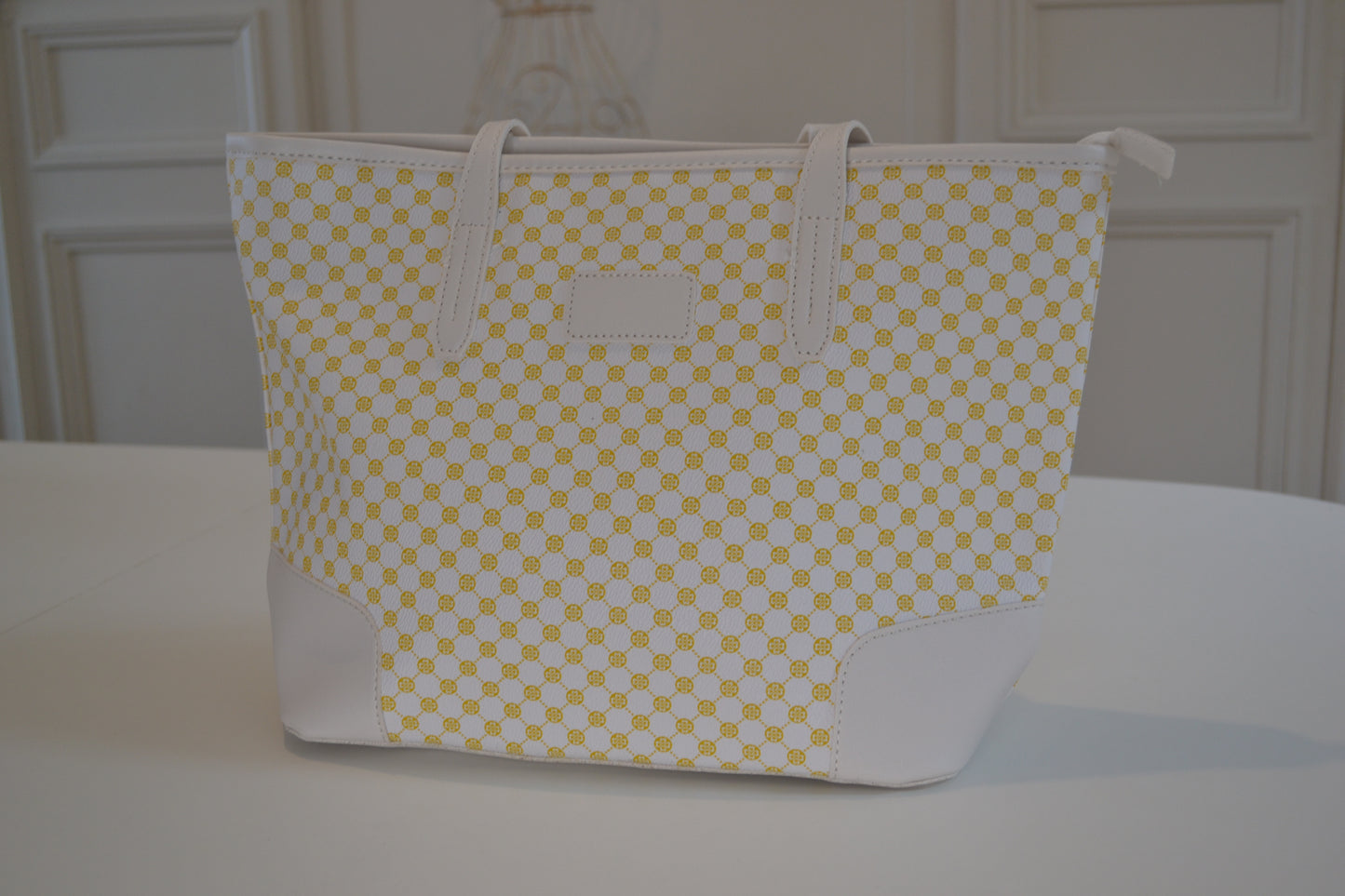 Sac à main simili cuir blanc motif trèfles jaune