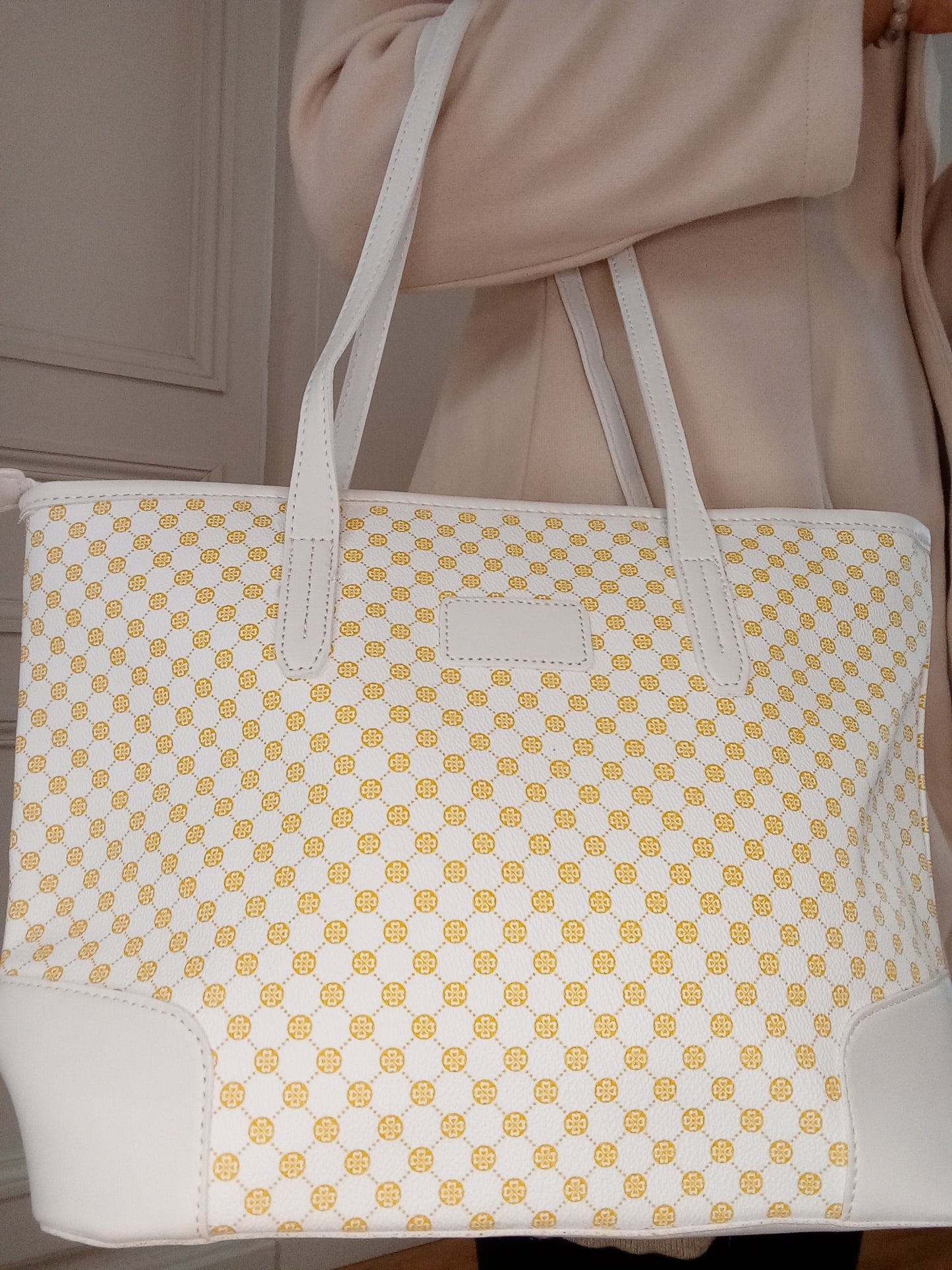 Sac à main simili cuir blanc motif trèfles jaune