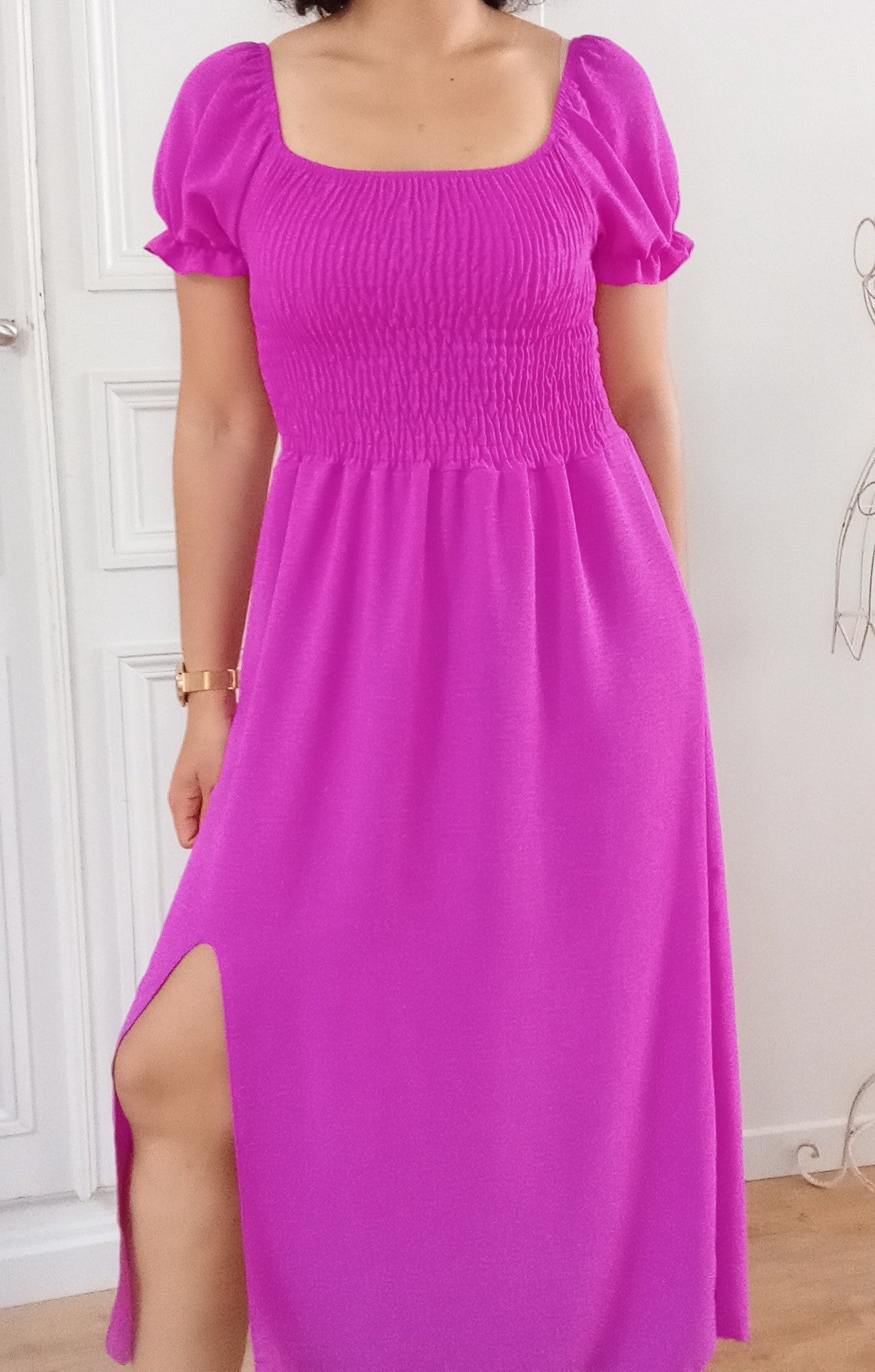 Robe longue élastiquée avec fente
