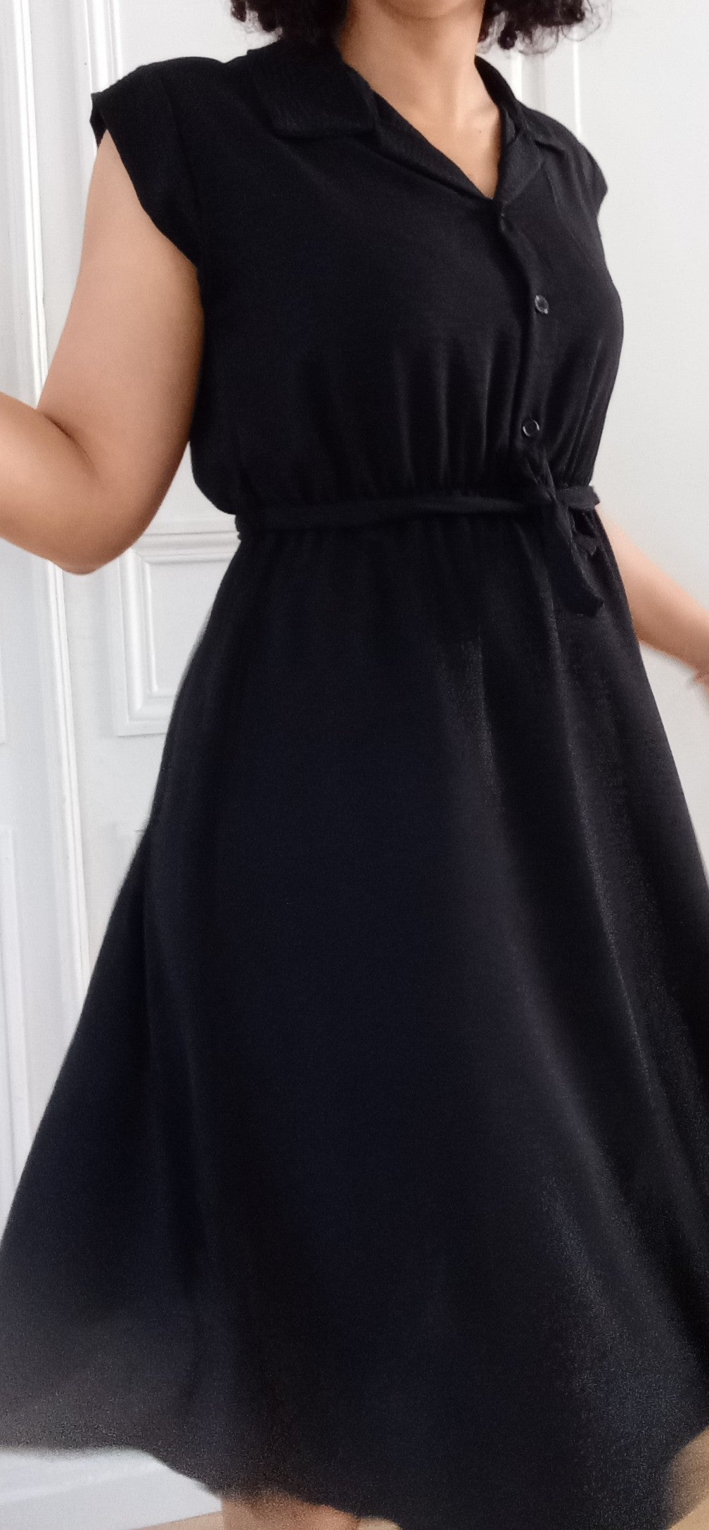 Robe mi-longue chic et décontractée