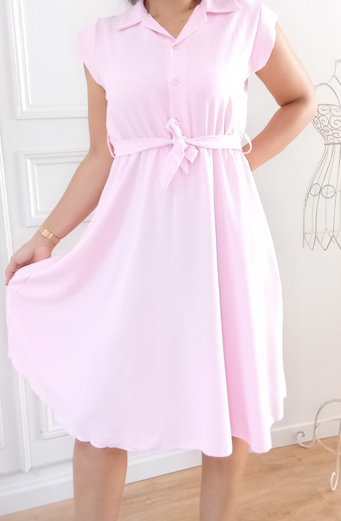 Robe mi-longue chic et décontractée