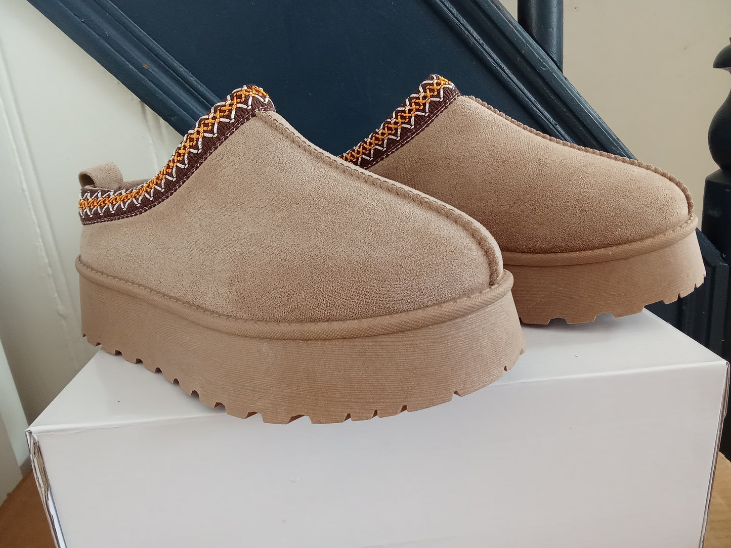 Bottines chaussons plateforme Camel