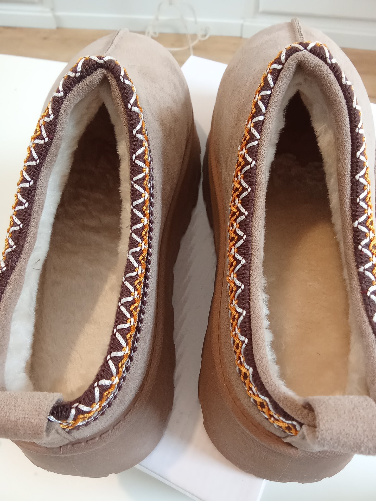 Bottines chaussons plateforme Camel