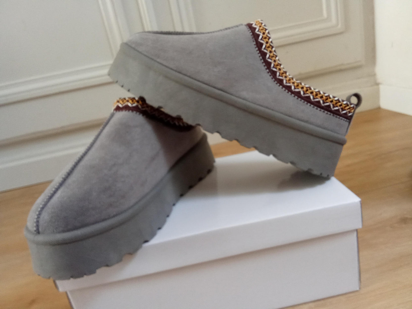 Bottines chaussons plateforme Grises
