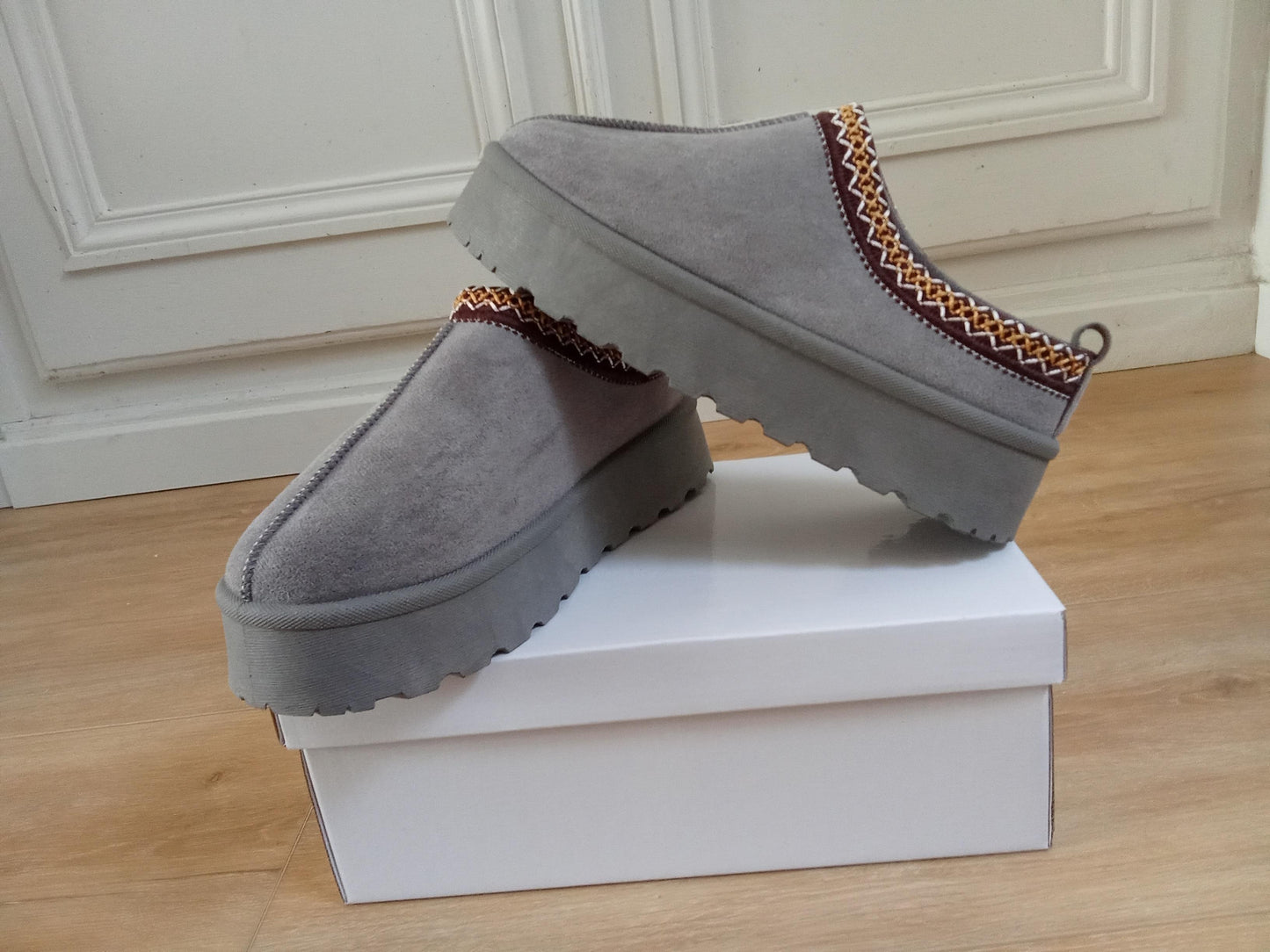 Bottines chaussons plateforme Grises