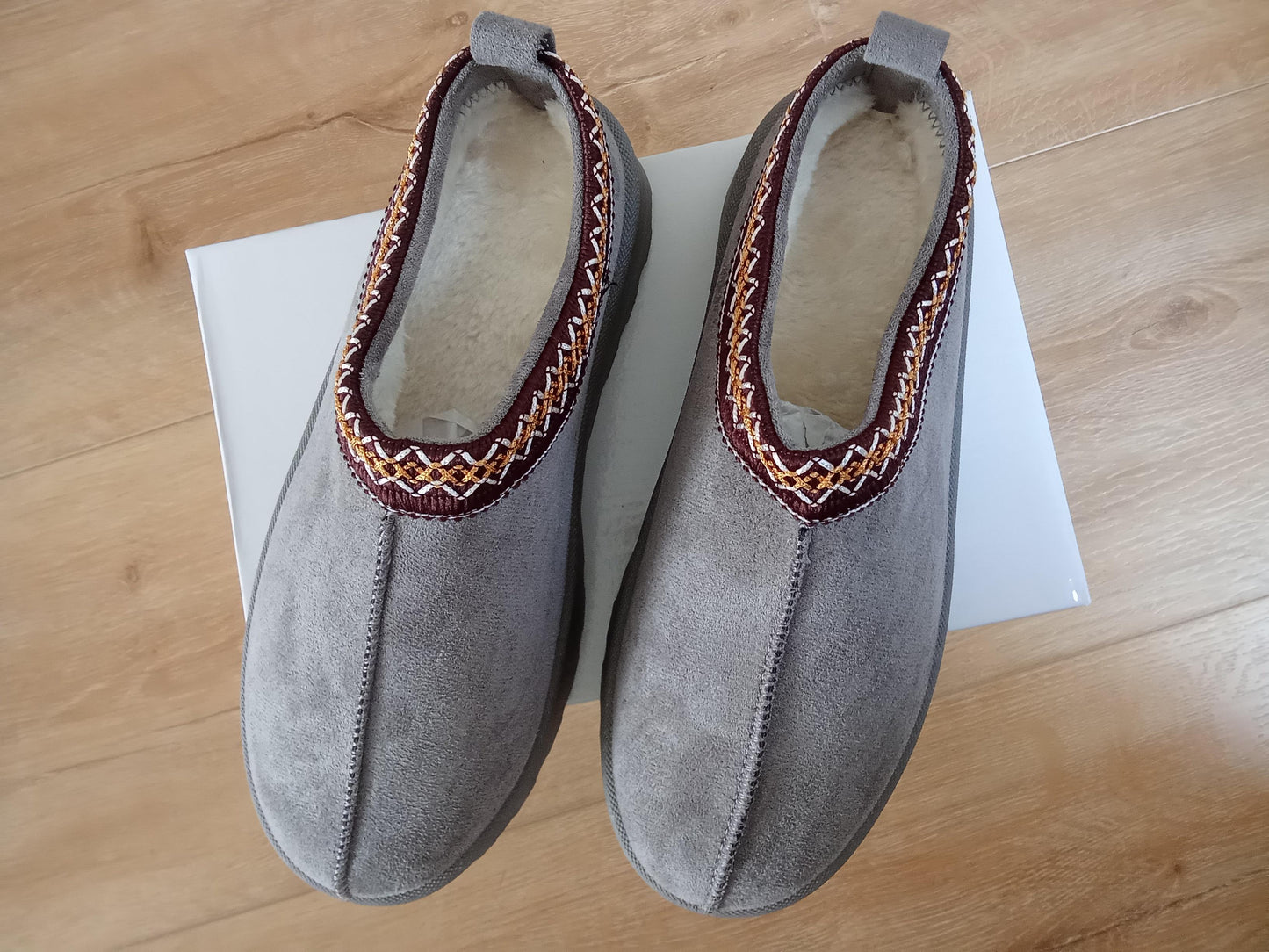 Bottines chaussons plateforme Grises