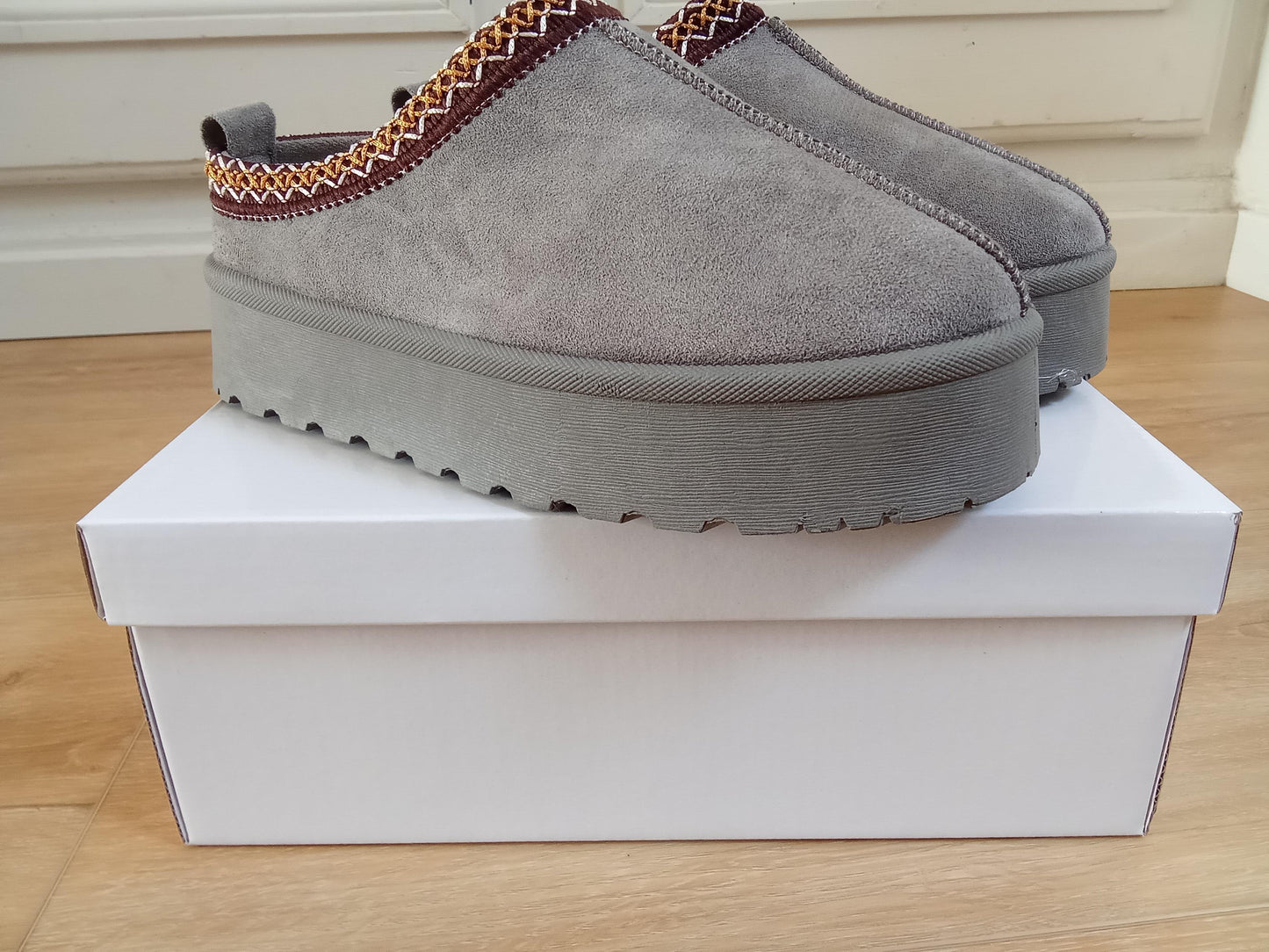 Bottines chaussons plateforme Grises