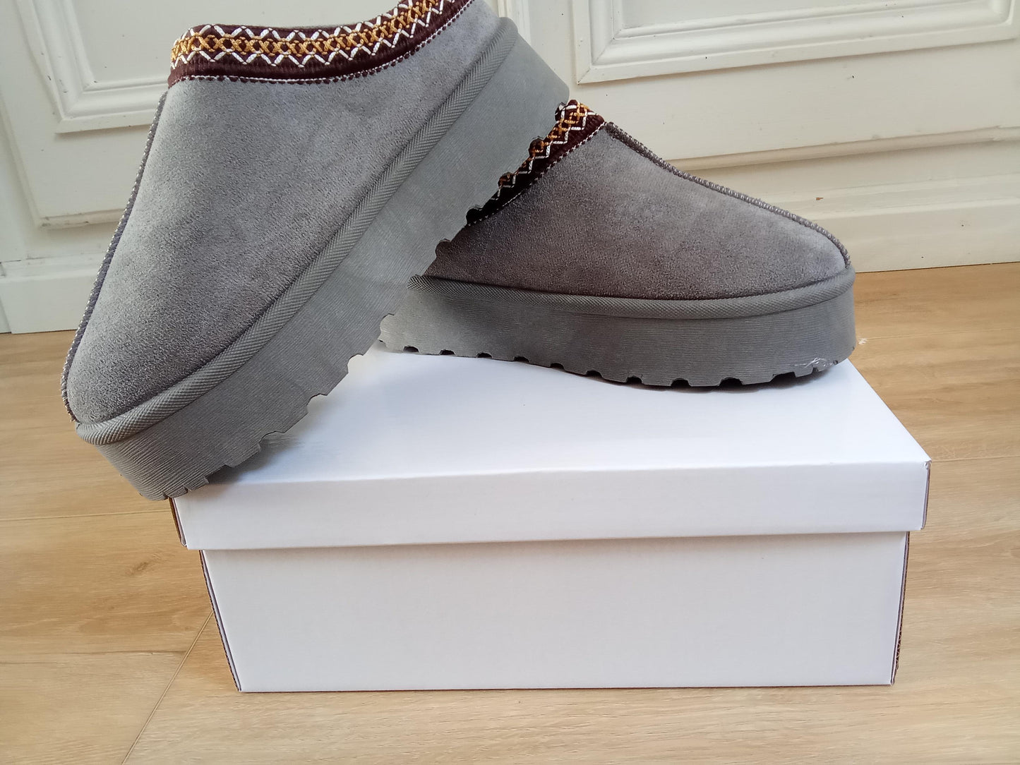 Bottines chaussons plateforme Grises