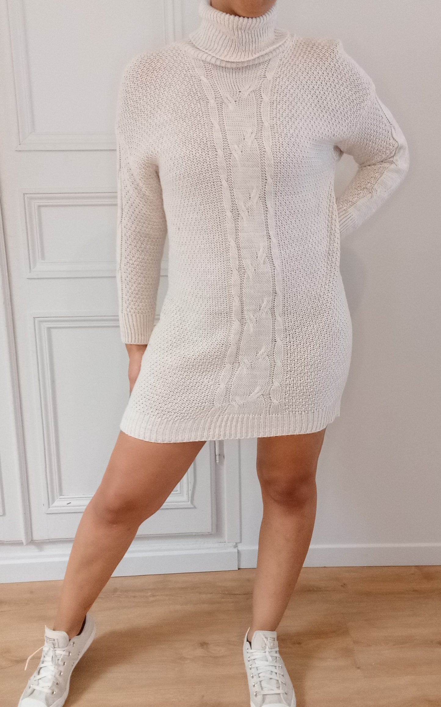 Pull robe col roulé beige