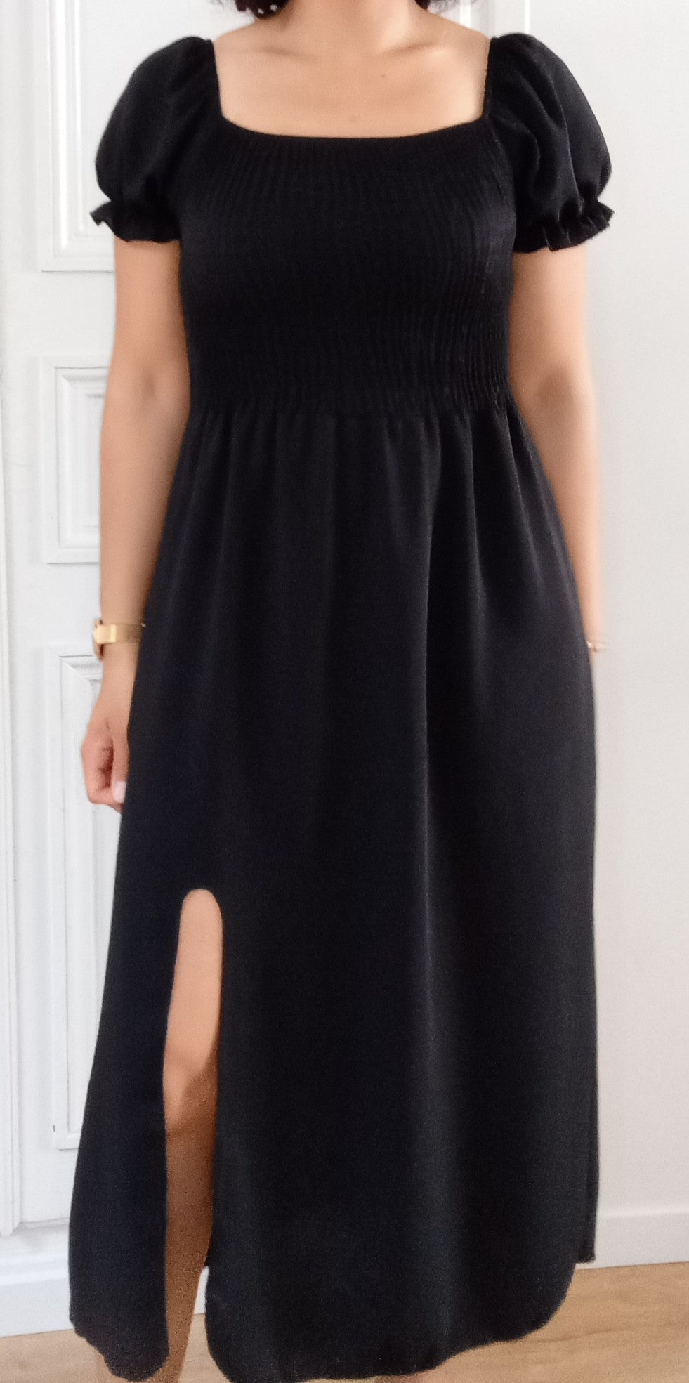 Robe longue élastiquée avec fente
