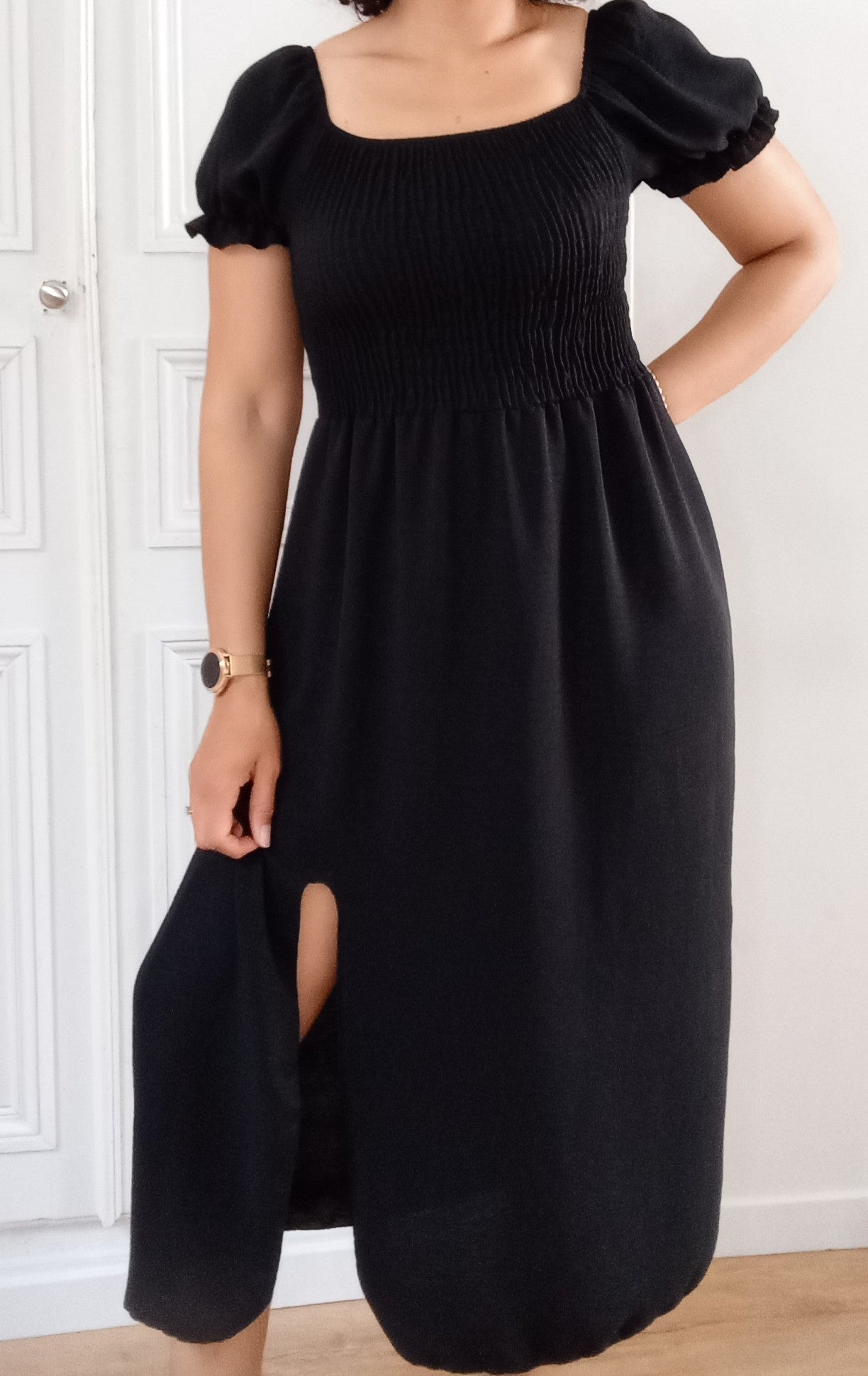 Robe longue élastiquée avec fente