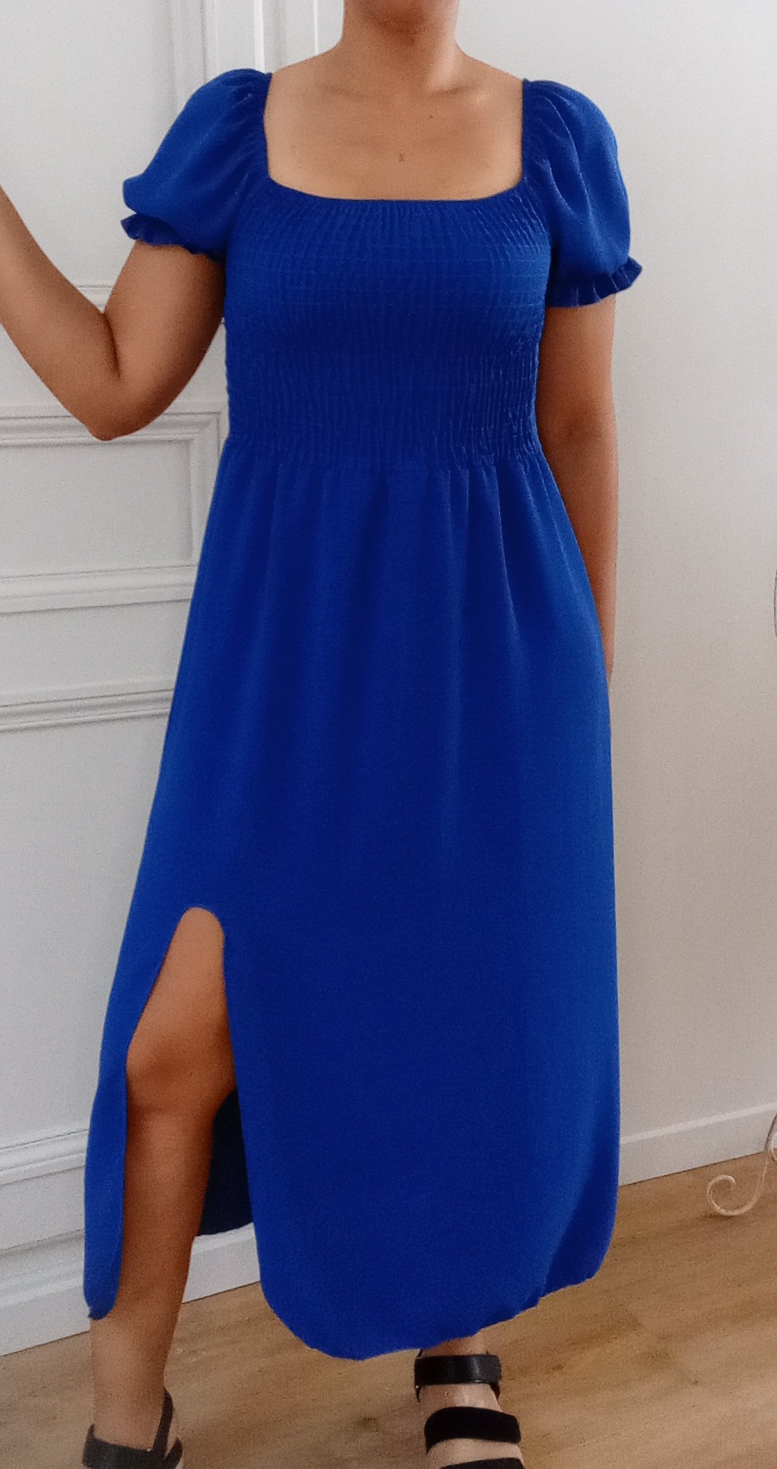 Robe longue élastiquée avec fente